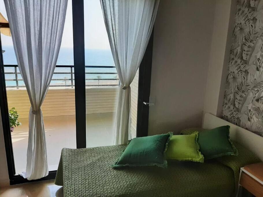 Top-Floor Beachfront Apartment With Parking, Pool, & Spacious Sea-View Balcony Вильяхойоса Экстерьер фото
