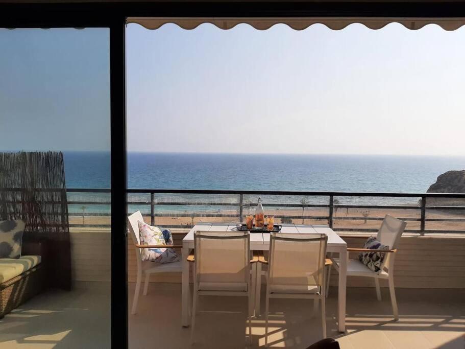 Top-Floor Beachfront Apartment With Parking, Pool, & Spacious Sea-View Balcony Вильяхойоса Экстерьер фото